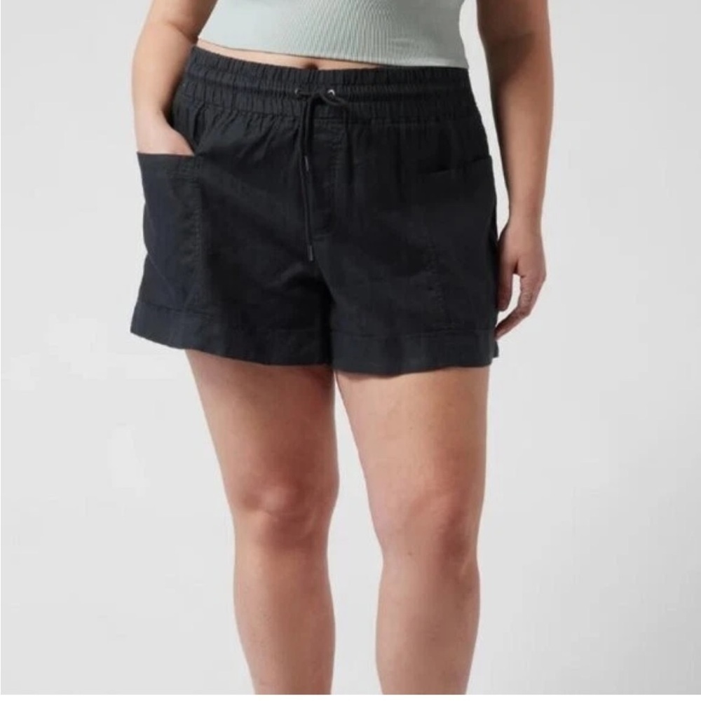 Athleta Cabo Linen 4" Short Black